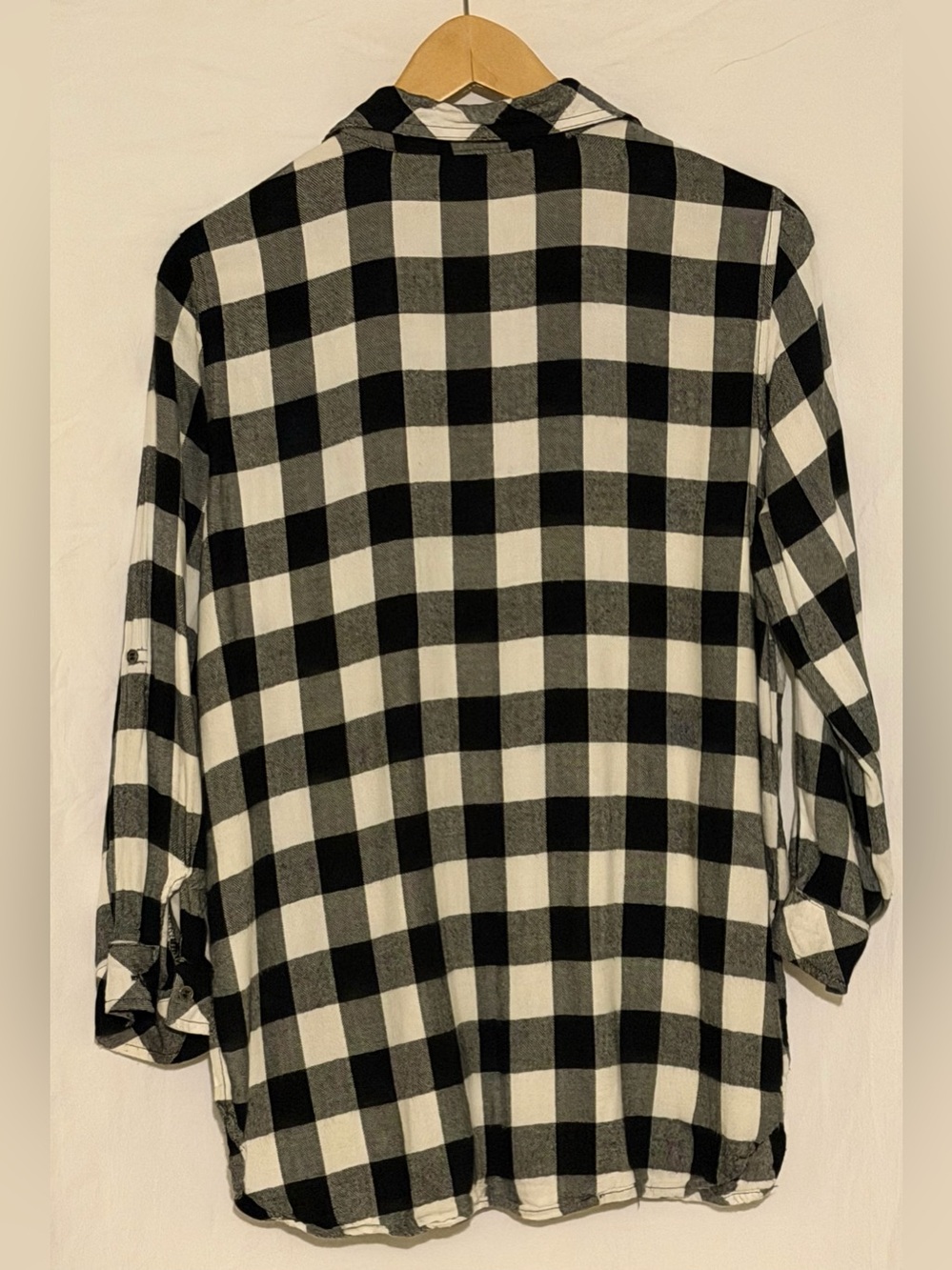 Hester & Orchard Women’s Black and White Buffalo Plaid Flannel Button-Up Shirt - Picture 2 of 7